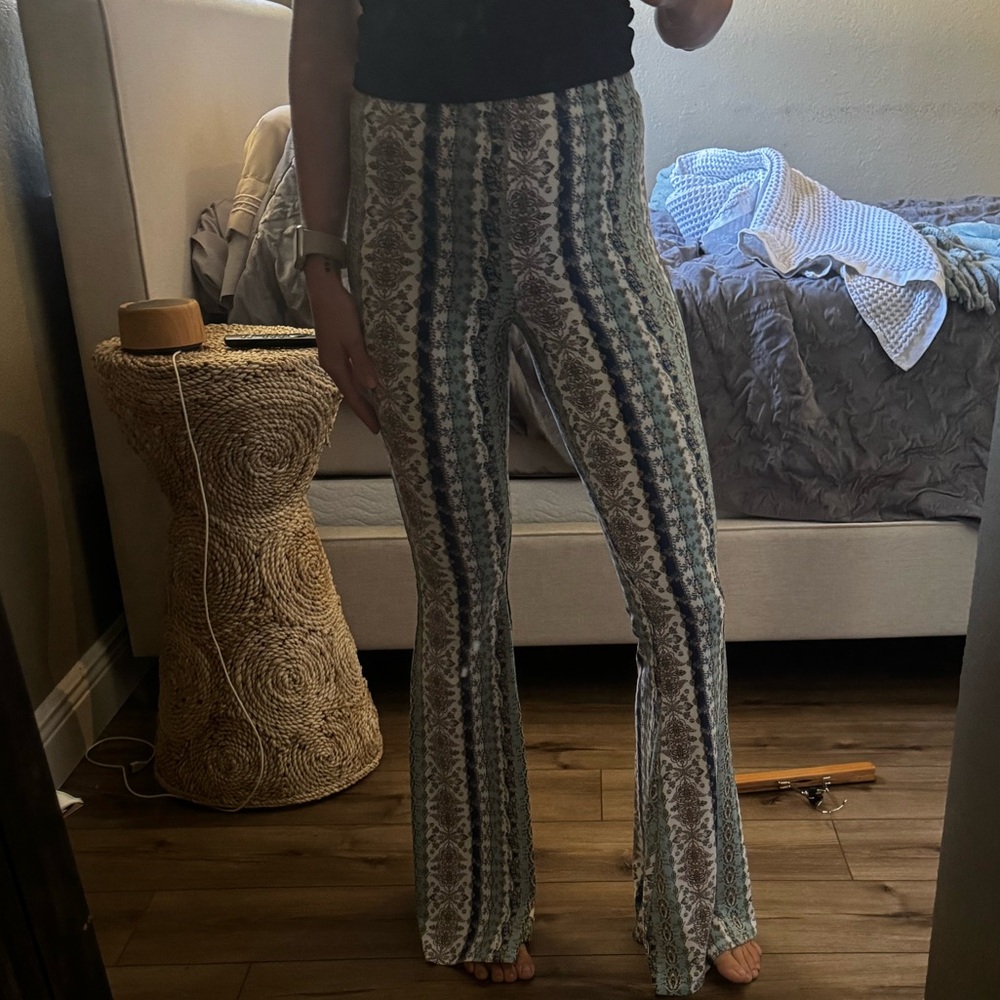BOHO Patterned Flared Pants - Picture 2 of 4